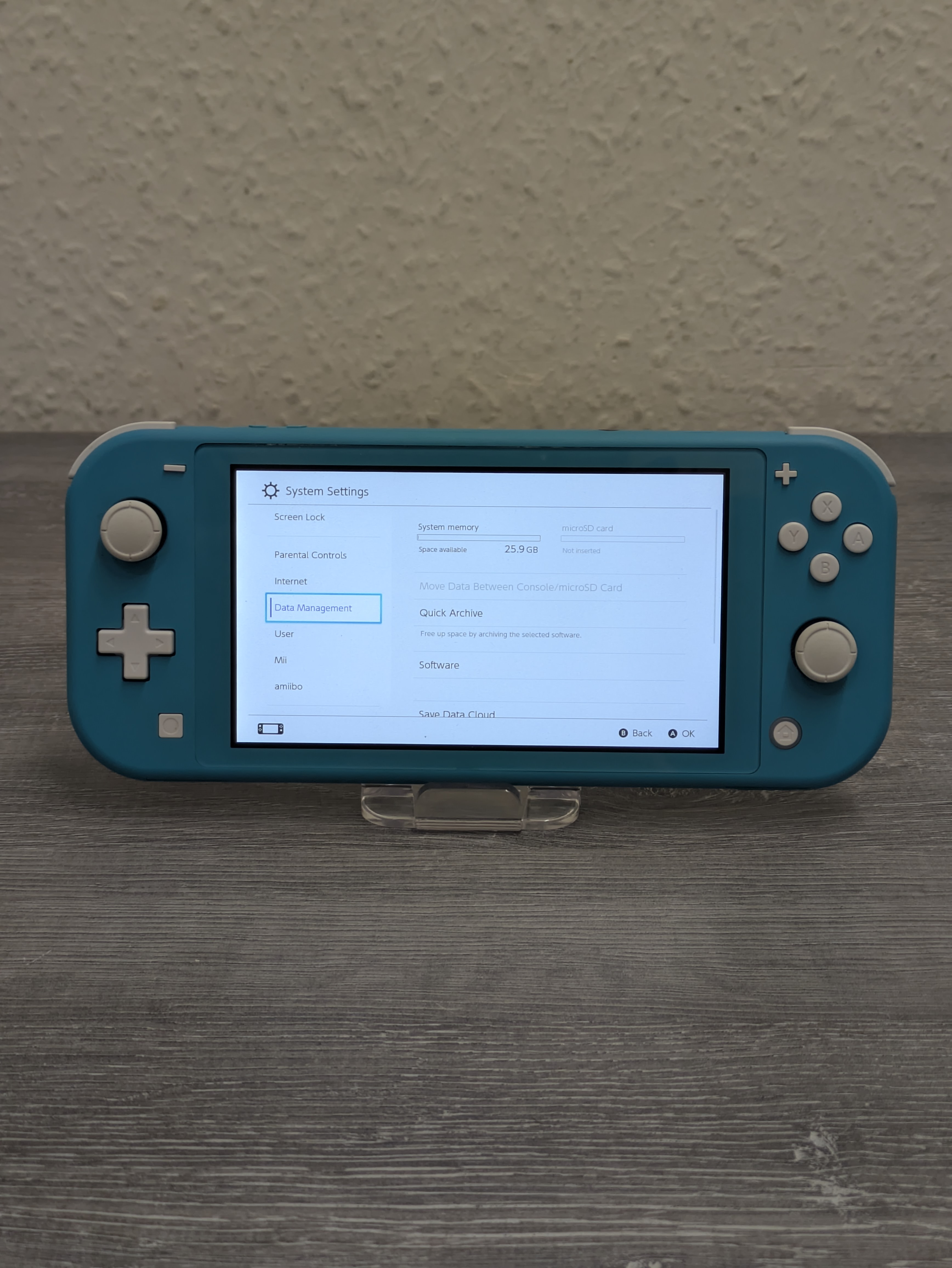 Pre-owned NINTENDO SWITCH LITE HDH-001 - WITH CHARGER (CYAN